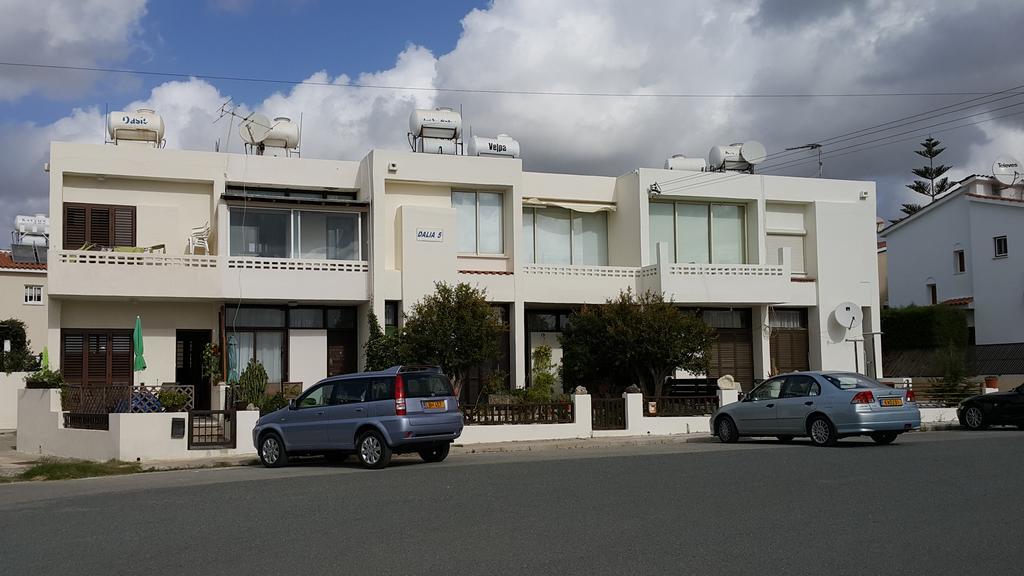 Dalia 5 Apartment Pafos Oda fotoğraf